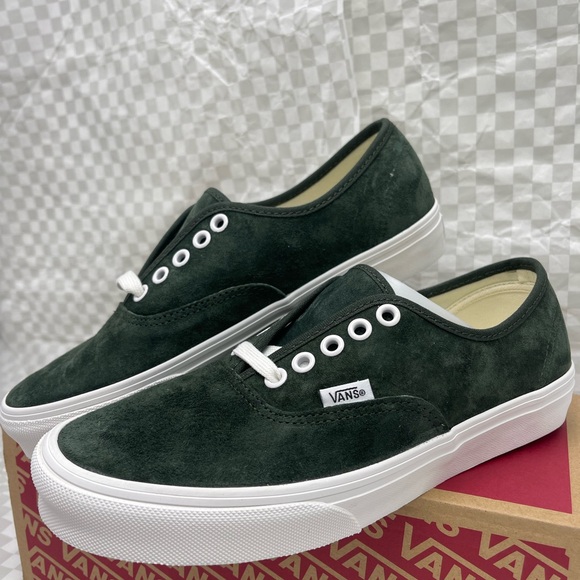 Vans Men’s Dark Green Suede Authentic
Pig Suede Dried Kelp
VN000D7YEMU Sneakers - Picture 12 of 16